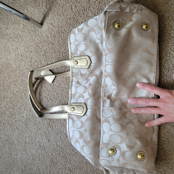 Coach Bag - Picture 3 of 8